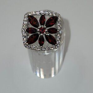 .925 Sterling Silver Flower Shaped Garnet/Cubic Zirconia Ring Size 7 Valve $645